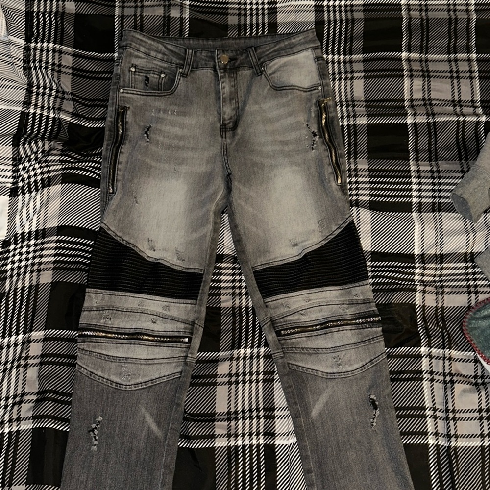 Amir 
 dark gray
Skinny jeans